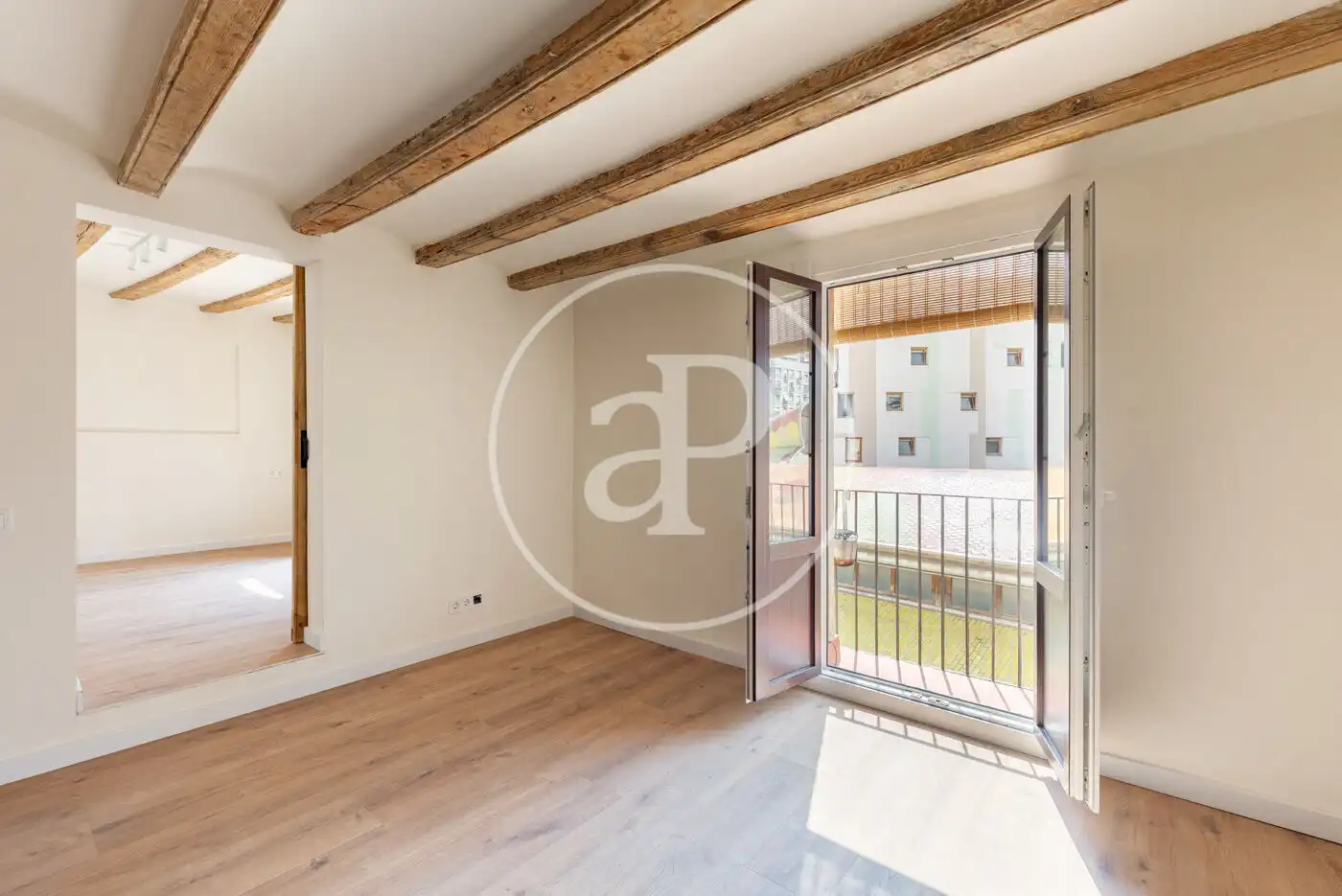 Terraza de Piso en venta en Barcelona con Calefacción y Balcón