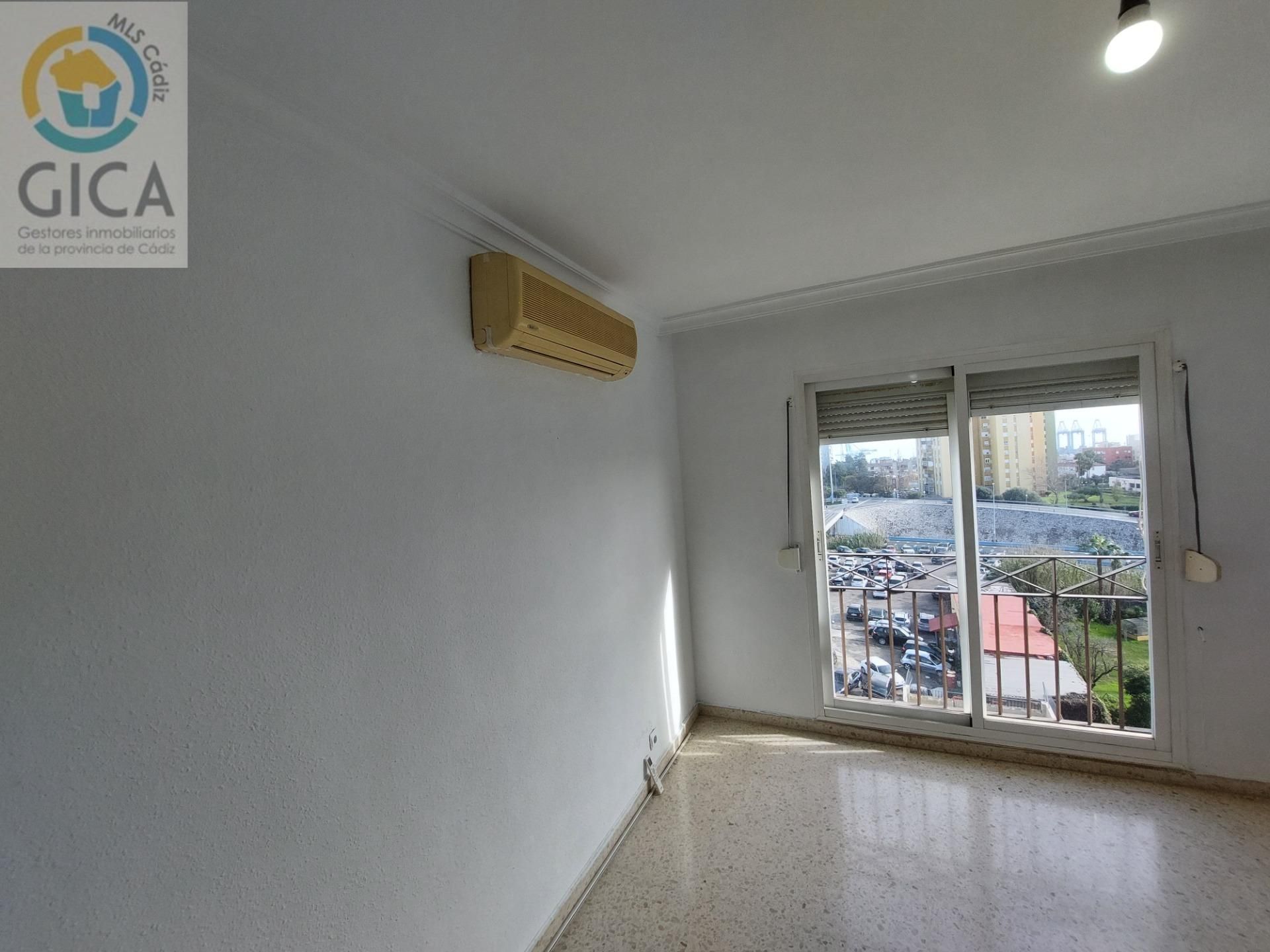 Bedroom of Flat for sale in Algeciras  with Air Conditioner