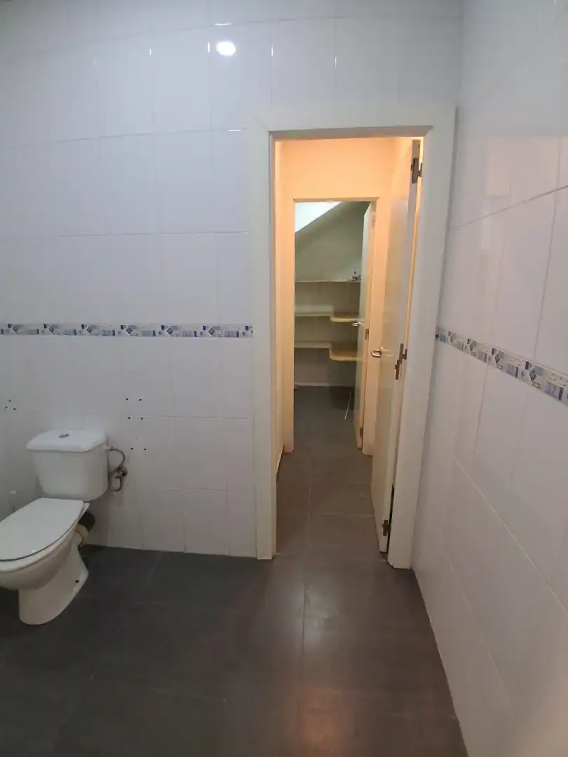 Business premises to rent in Carrer Pintor Peris Aragó 25, imagen 18