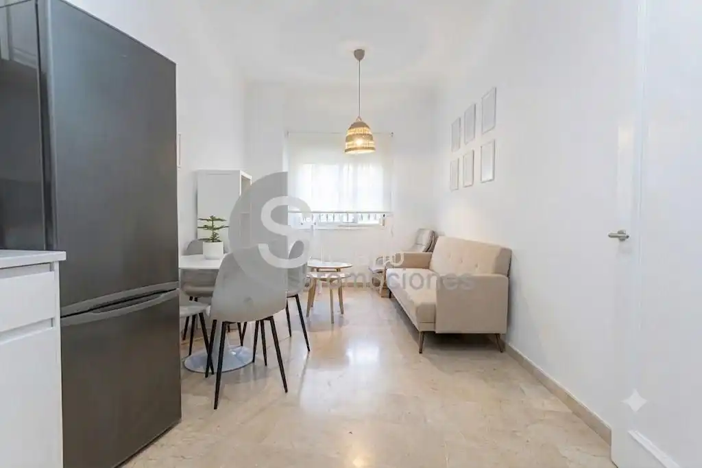 Sala d'estar de Planta baixa en venda en Málaga amb Aire condicionat i Moblat