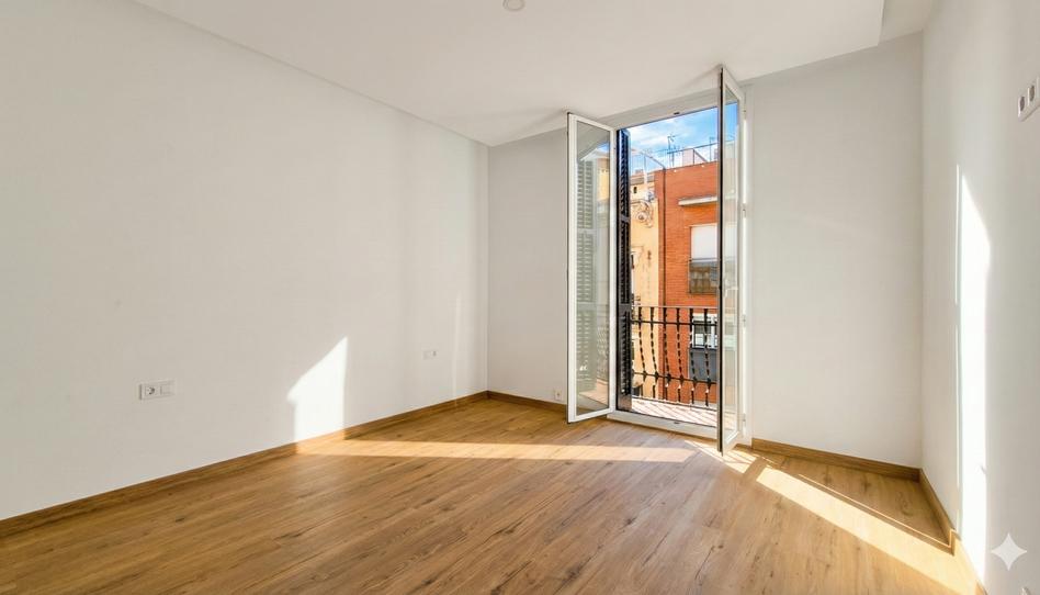 Foto 1 de Pis en venda a Carrer de la Muntanya, El Camp de l'Arpa del Clot, Barcelona