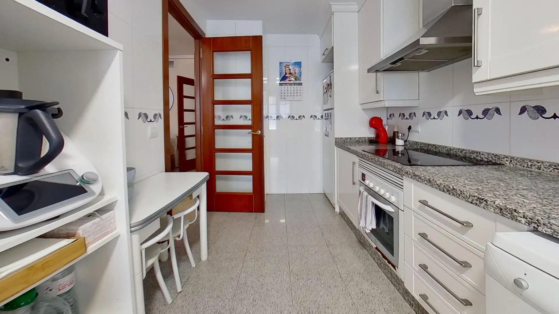 Küche von Wohnung zum Verkauf in Valencia mit Klimaanlage, Privatgarten und Terrasse