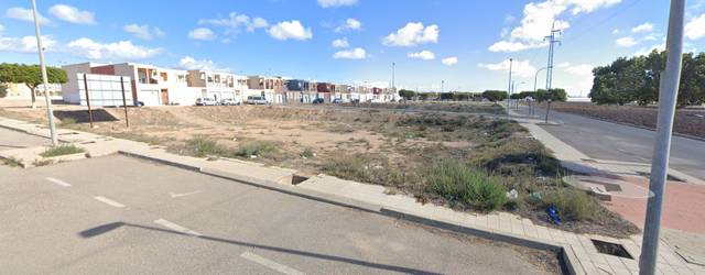 Casa adosada en Venta en Llombai