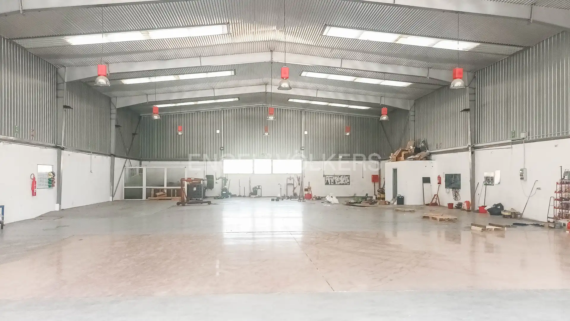 Nau industrial en venda a Sant Esteve Sesrovires