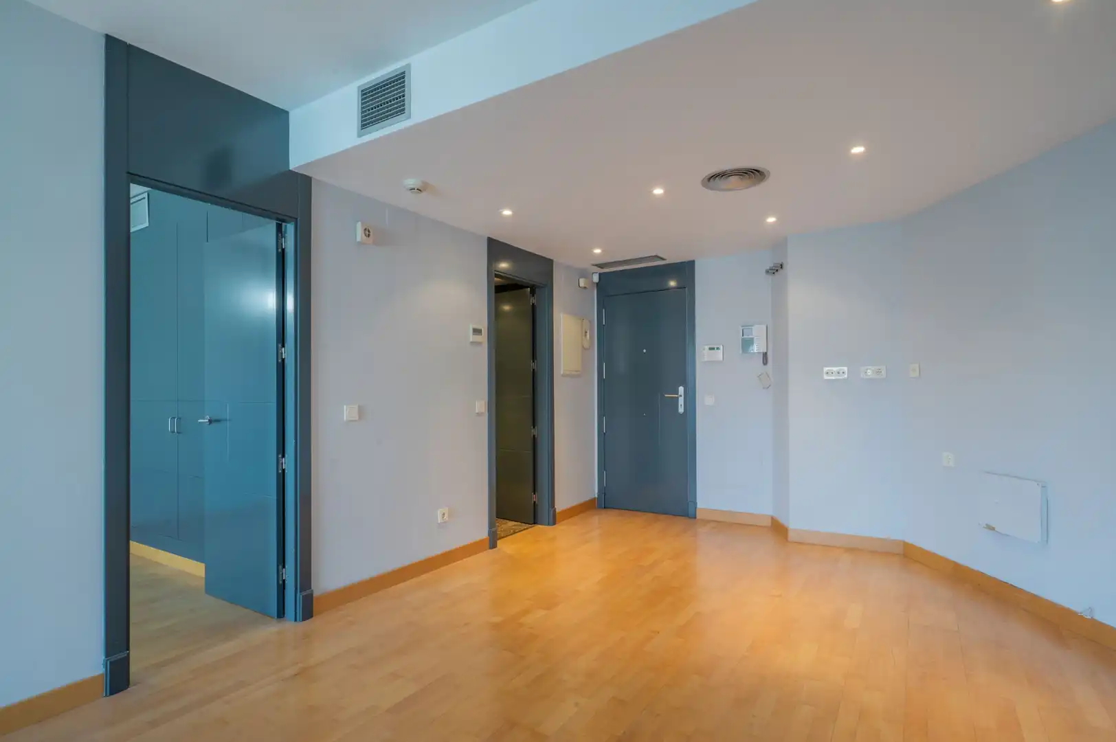 Oficina en venta en Alcorcón con Aire acondicionado, Calefacción y Trastero