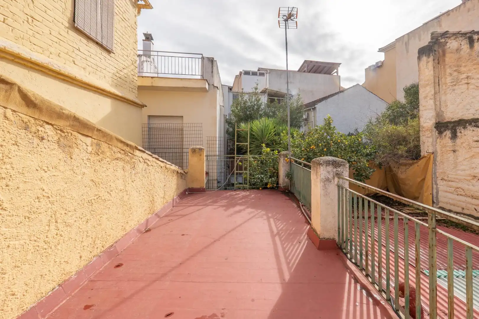 Außenansicht von Residential zum Verkauf in Armilla