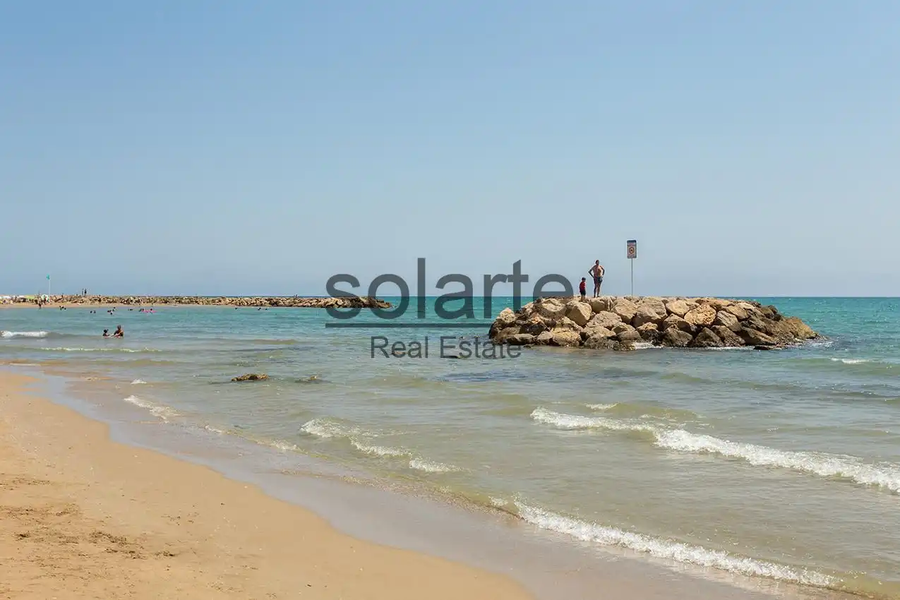 Casa o xalet en venda en Cunit amb Balcó i Piscina comunitària