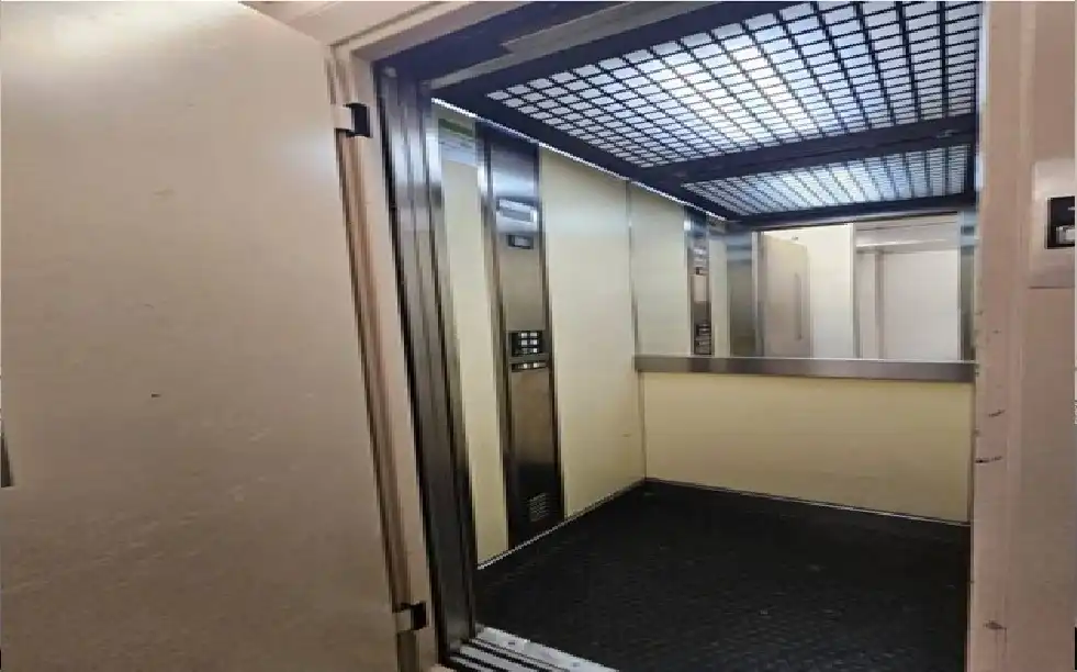 Piso con terraza en venta en Carrer de la Diputació, imagen 10