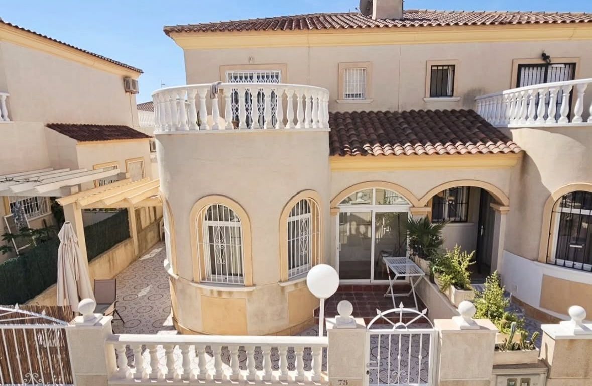 Exterior view of House or chalet to rent in Torrevieja  with Terrace, Swimming Pool and Furnished