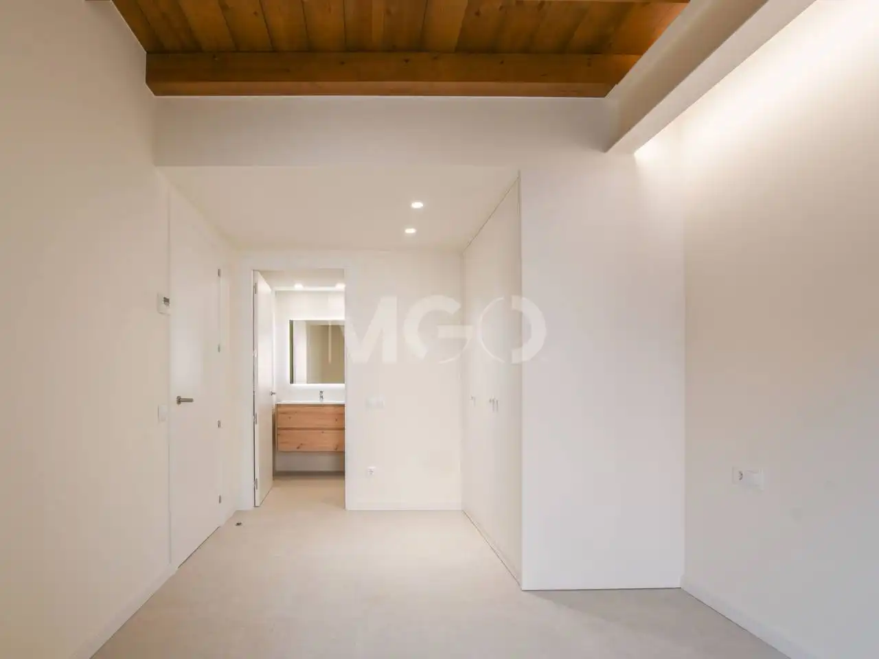 Piso en venta en Vic con Calefacción, Terraza y Alarma