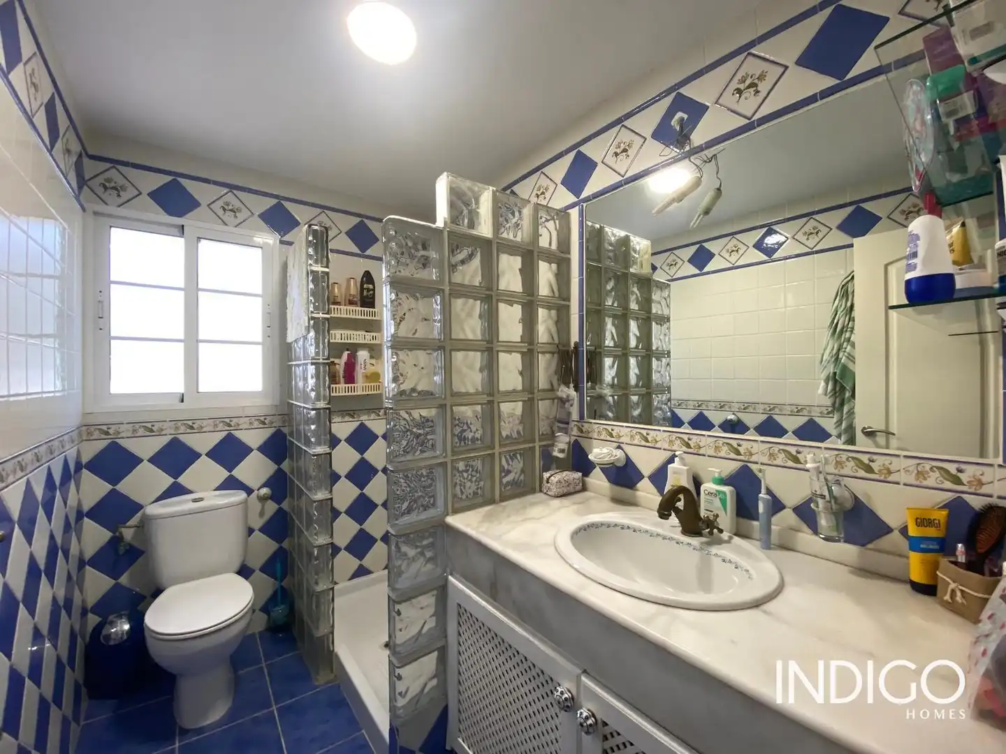 Bathroom of Houses for sale in Mutxamel  with Air Conditioner, Heating and Terrace