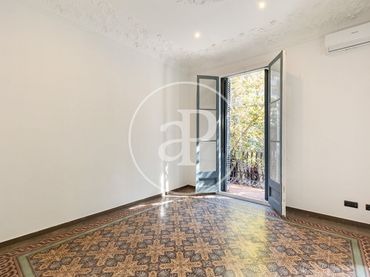 Wohnung mit Balkon zum Verkauf in Carrer de Còrsega