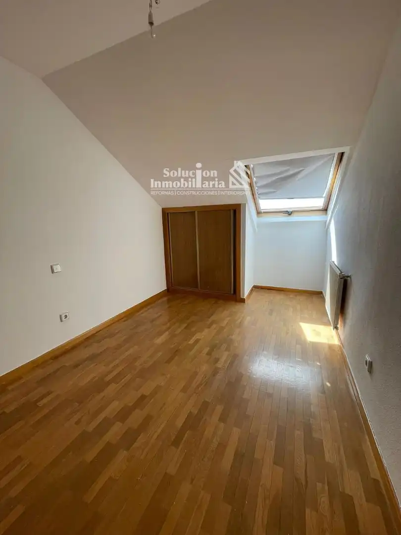 Habitación de Dúplex de alquiler en Salamanca con Calefacción, Terraza y Piscina