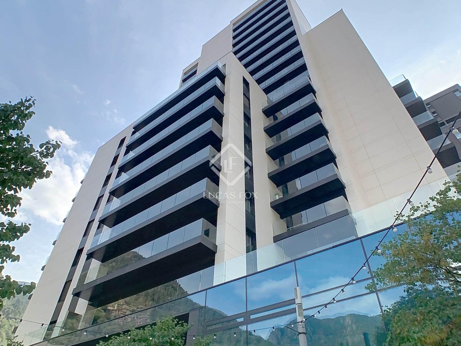 Vista exterior de Àtic en venda en  Madrid Capital amb Aire condicionat, Calefacció i Terrassa