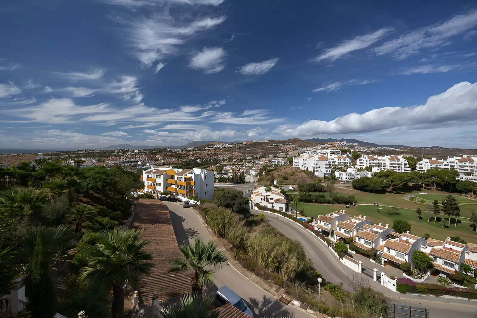 Außenansicht von Erdgeschoss zum Verkauf in Mijas mit Klimaanlage, Terrasse und Schwimmbad