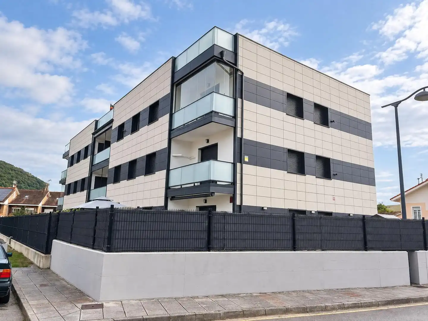 Vista exterior de Piso en venta en Argoños  con Calefacción, Terraza y Piscina comunitaria