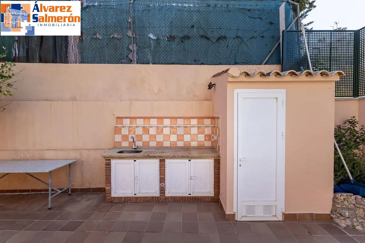 Jardín de Casa o chalet en venta en Huétor Vega con Terraza, Piscina y Balcón