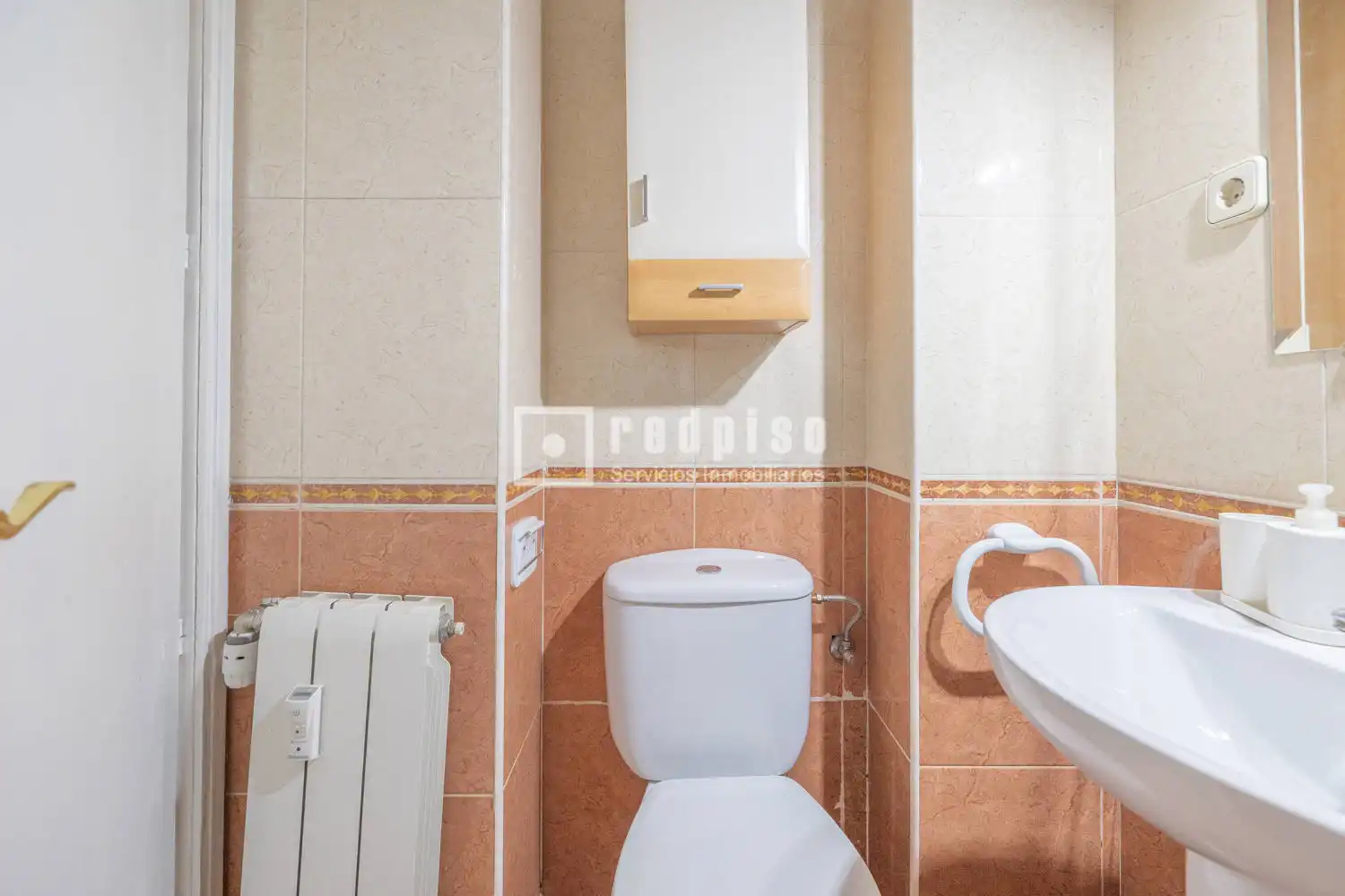 Badezimmer von Wohnung zum Verkauf in Madrid mit Klimaanlage, Heizung und Privatgarten