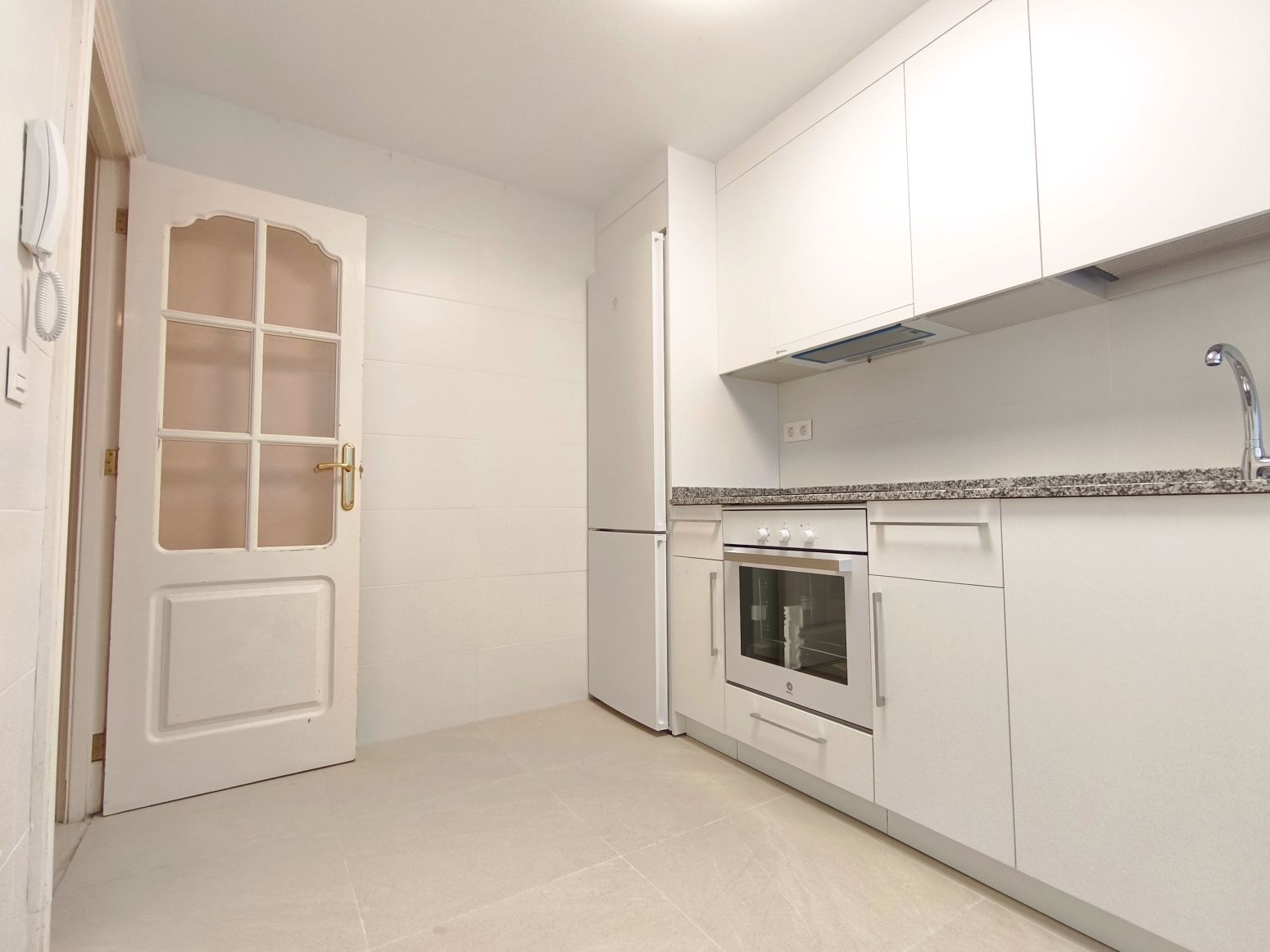 Kitchen of Flat for sale in  Logroño  with Heating, Terrace and Balcony