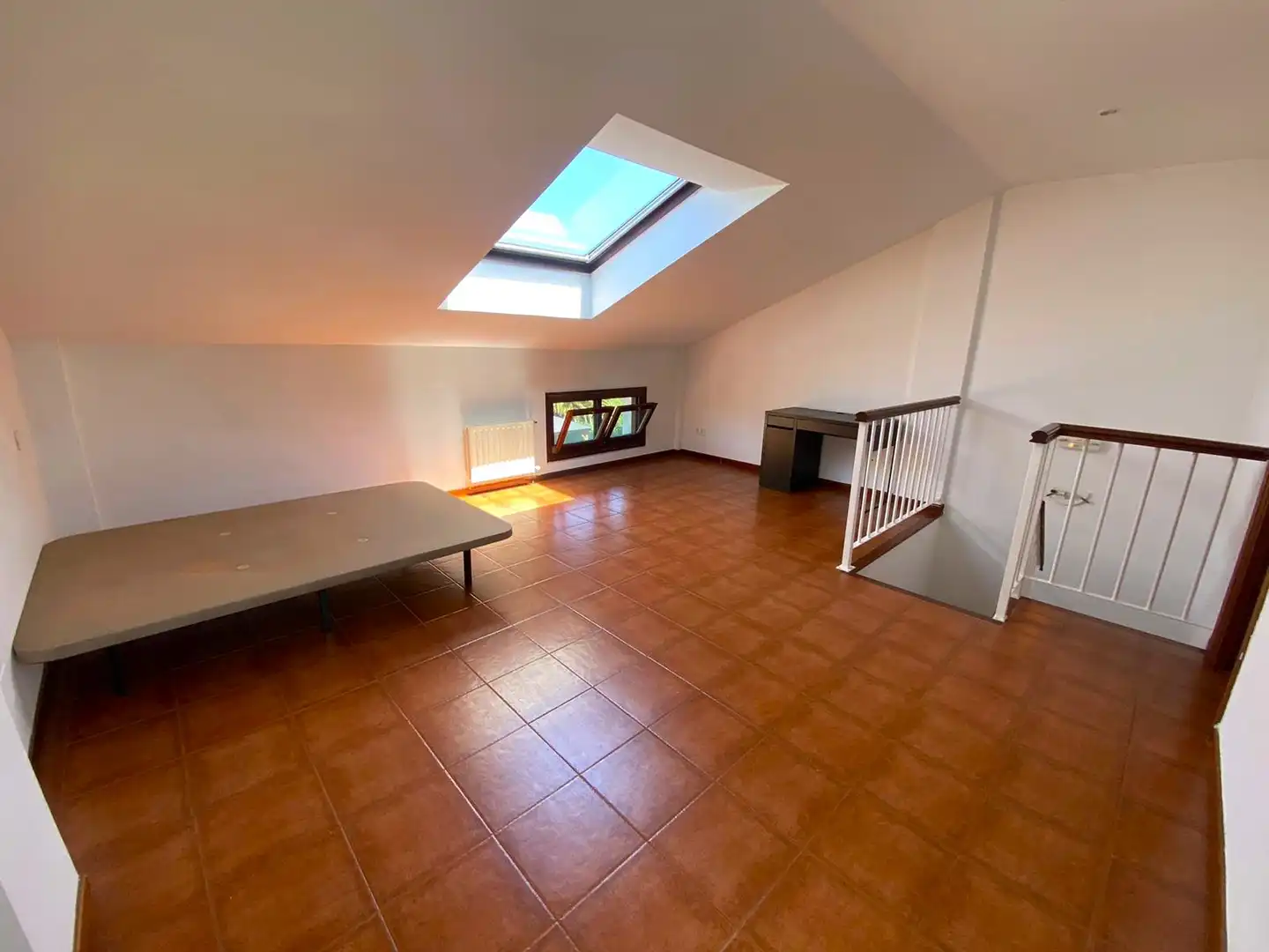 Einfamilien-Reihenhaus zum Verkauf in Castro-Urdiales mit Heizung, Privatgarten und Parkett