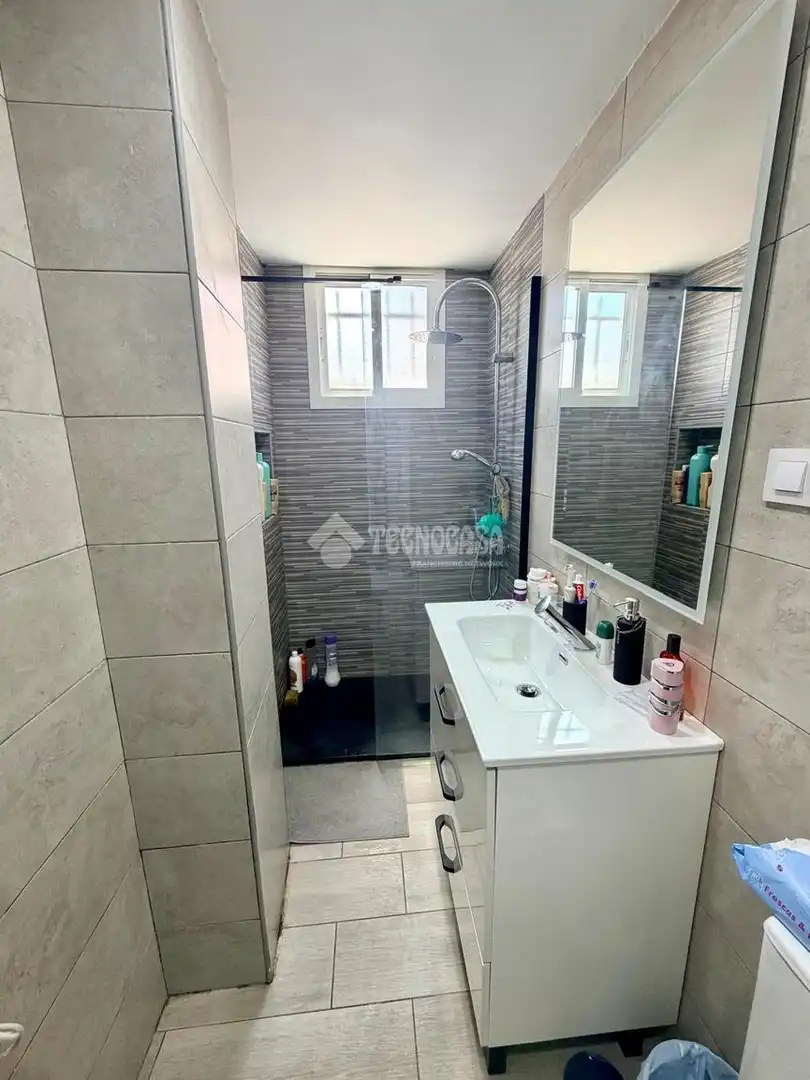 Baño de Piso en venta en Sevilla con Aire acondicionado, Calefacción y Terraza
