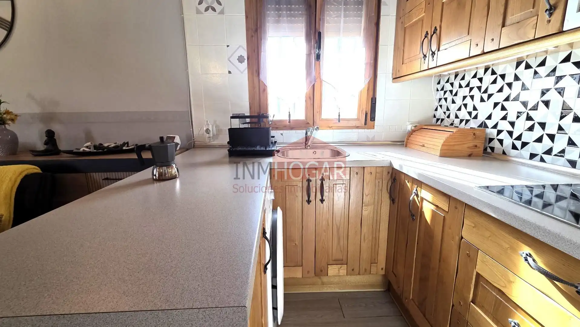 Cuina de Casa o xalet en venda en Santa Cruz de Pinares amb Aire condicionat, Calefacció i Jardí privat