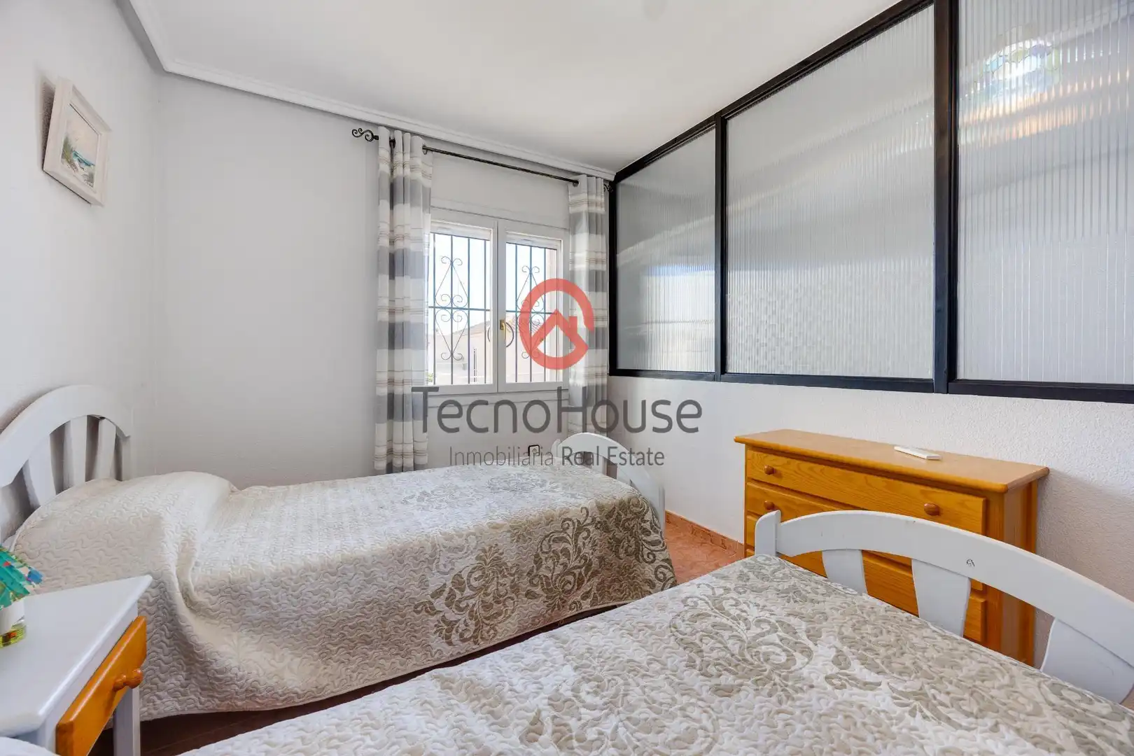Habitación de Casa adosada en venta en Orihuela con Aire acondicionado, Jardín privado y Amueblado