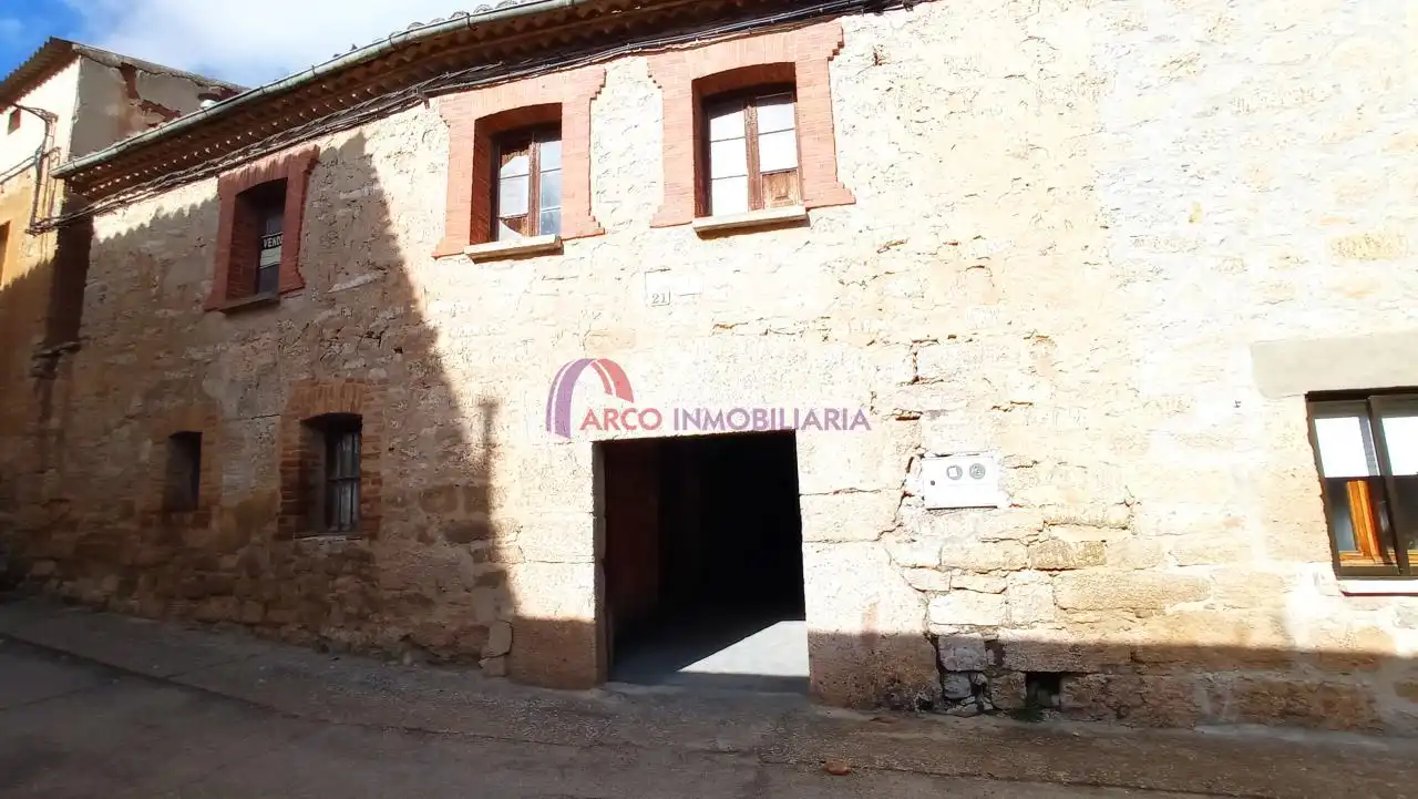 Vista exterior de Casa o chalet en venta en Rabé de las Calzadas con Calefacción