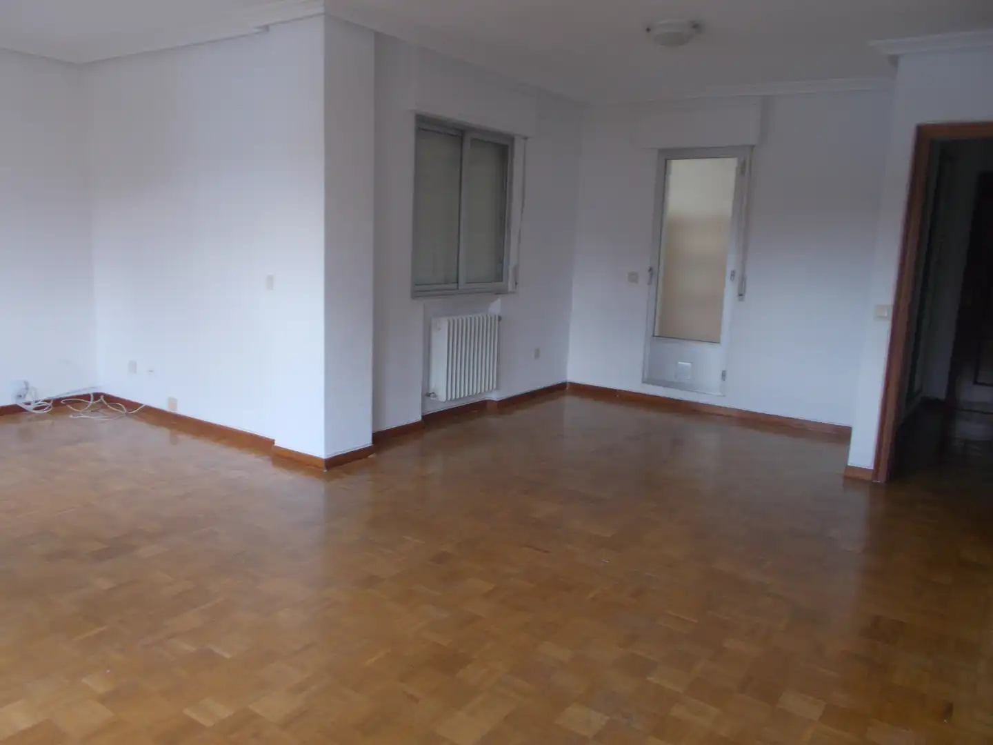 Living room of Flat for sale in Santa Marta de Tormes  with Air Conditioner, Heating and Parquet flooring