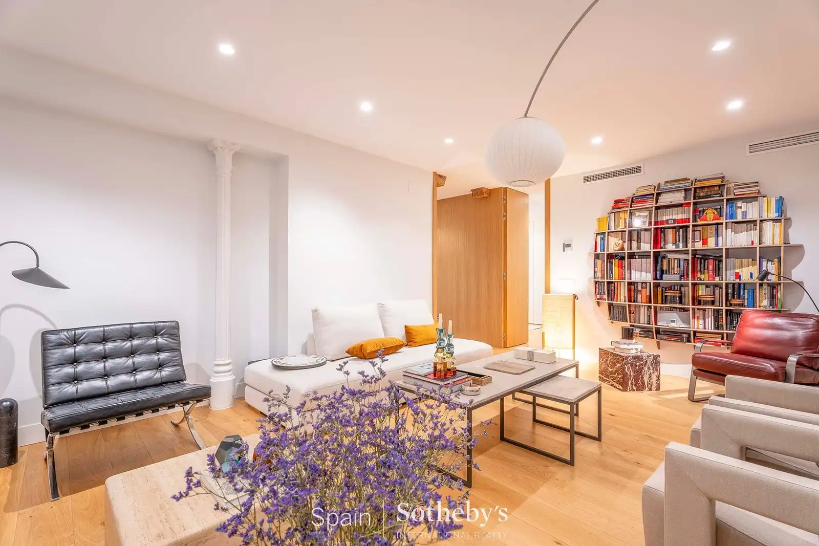 Sala d'estar de Apartament en venda en Madrid amb Aire condicionat i Calefacció