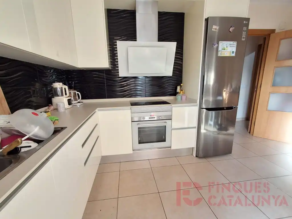 Kitchen of Flat for sale in Girona  with Furnished and Balcony