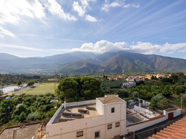 Casa a schiera con balcone in vendita a Calle MALAGA 14