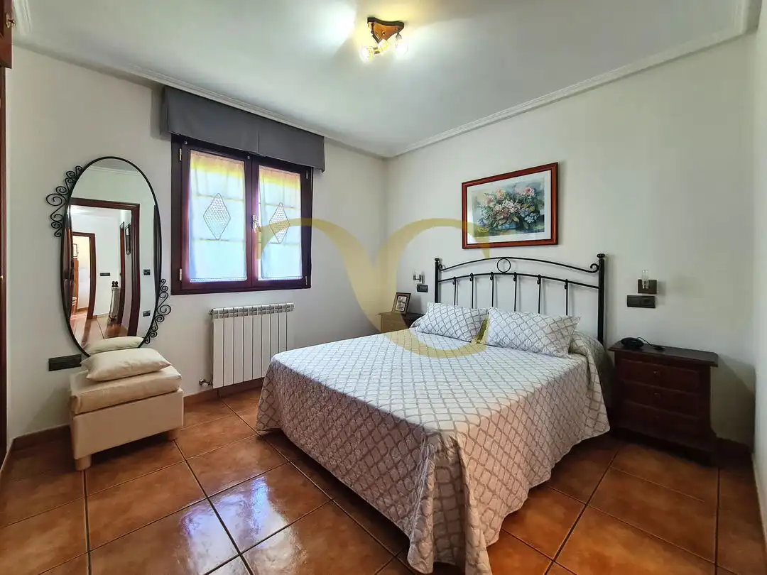Dormitori de Casa o xalet en venda en Ribadesella amb Calefacció, Jardí privat i Terrassa