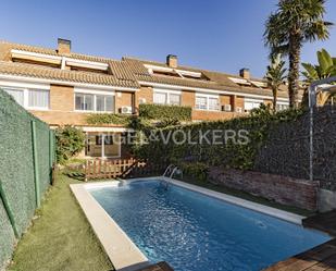 Exterior view of House or chalet to rent in Sant Feliu de Llobregat  with Air Conditioner, Private garden and Terrace