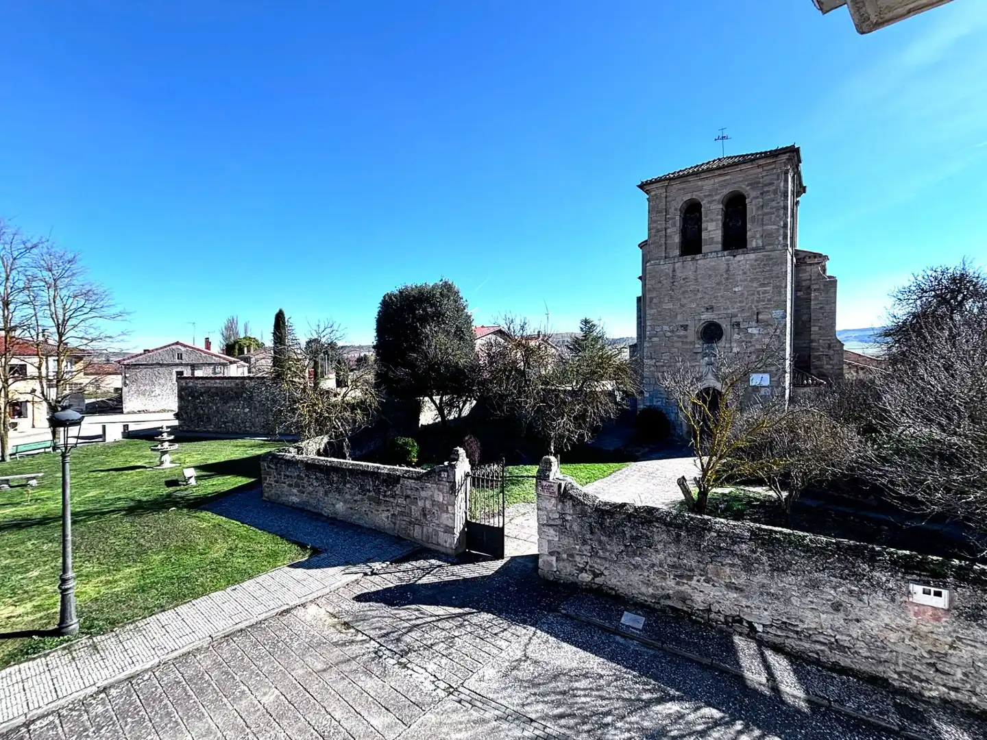 Vista exterior de Casa o chalet en venta en Quintanilla Vivar con Calefacción y Trastero