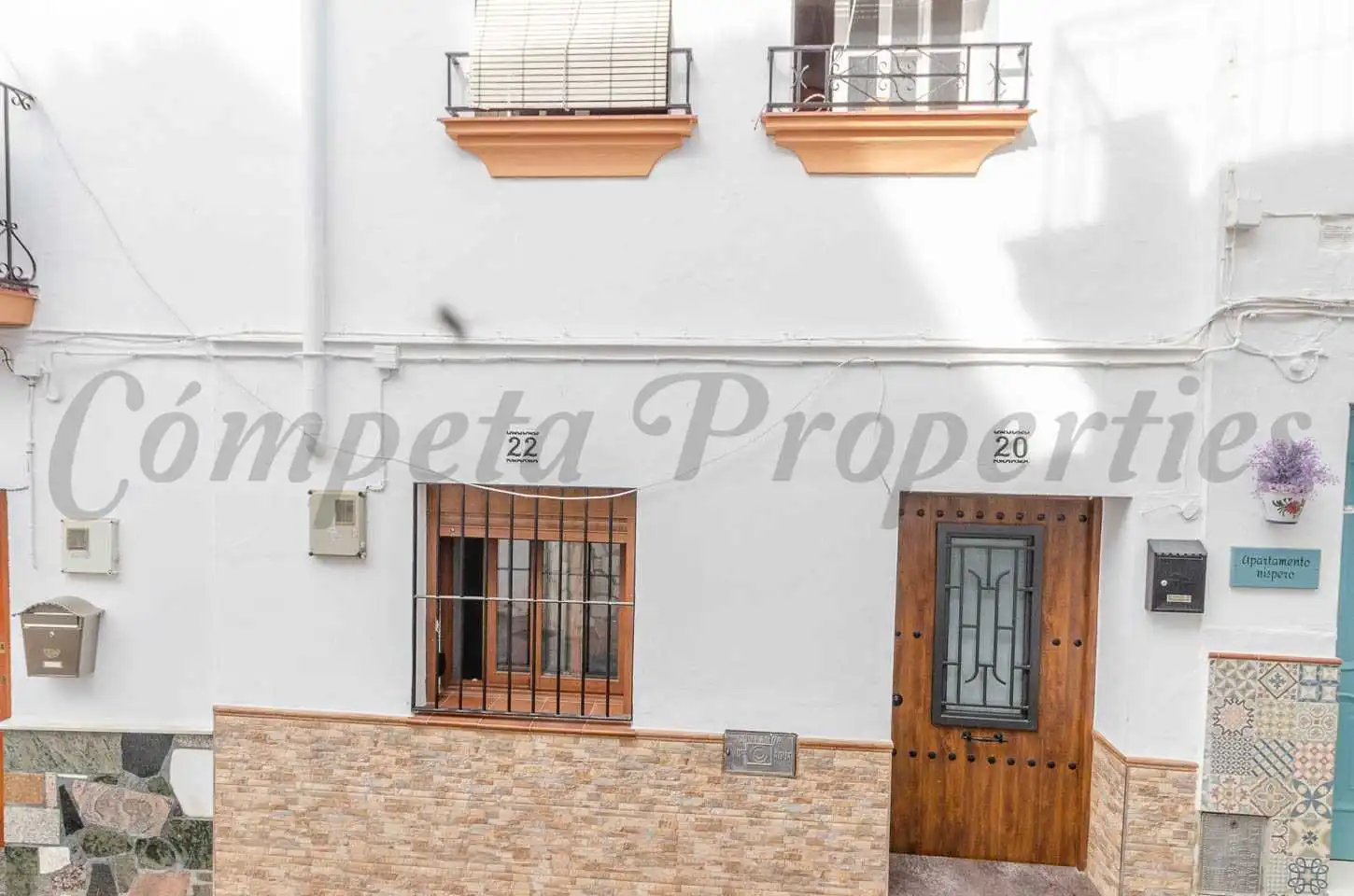 House with terrace for sale in Sayalonga
