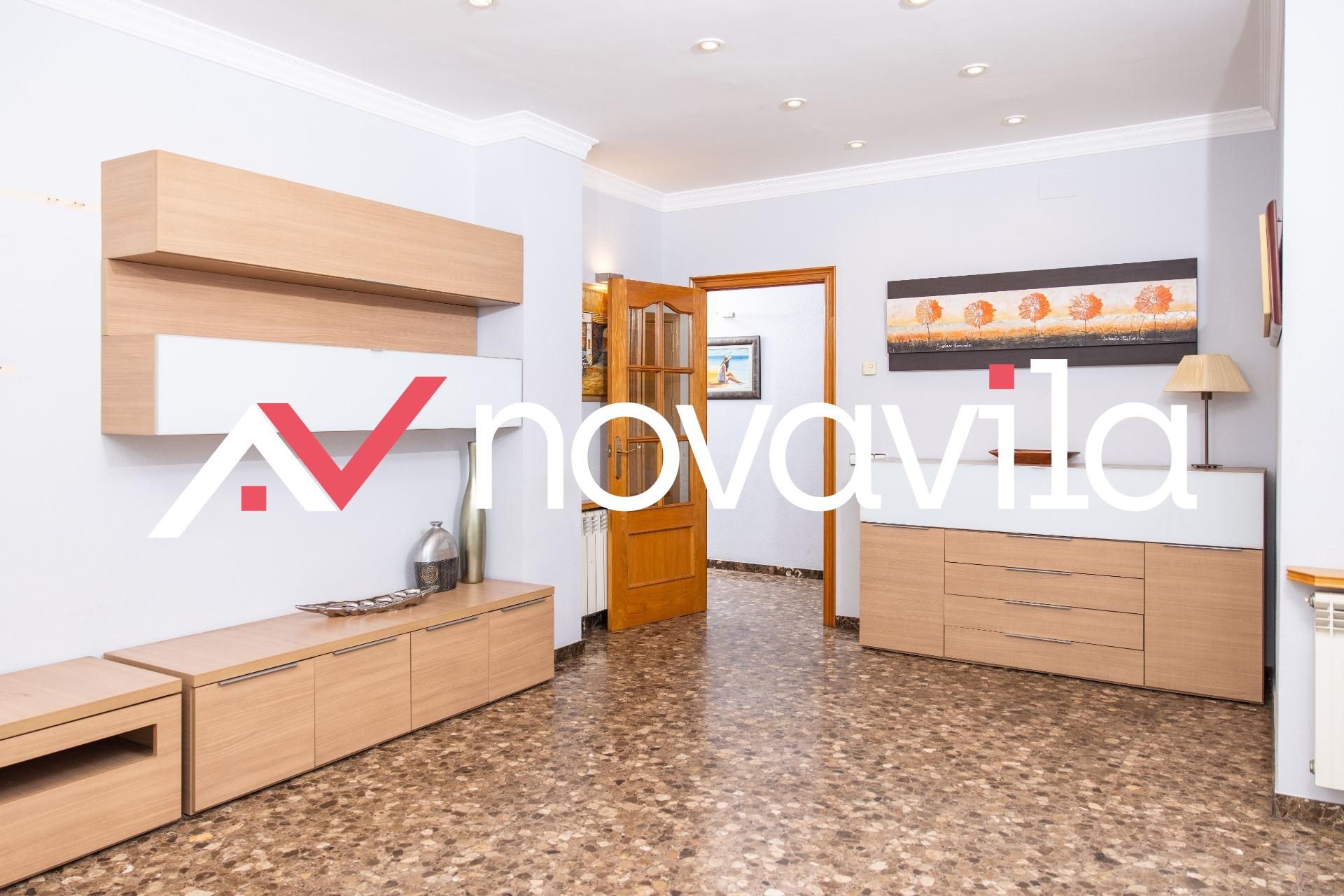 Cuina de Pis en venda en Viladecans amb Aire condicionat, Calefacció i Jardí privat