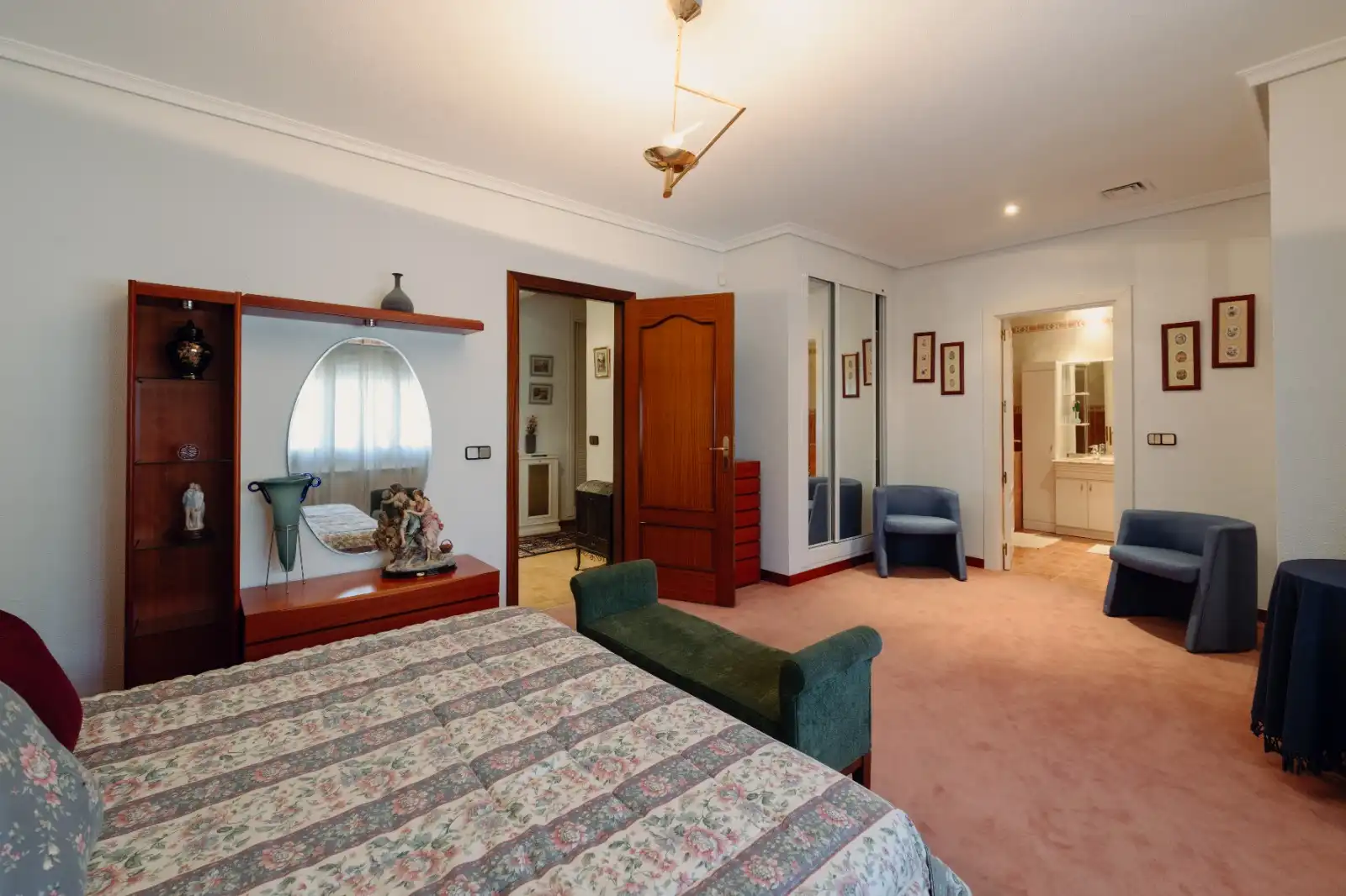 Bedroom of Houses for sale in Recas  with Air Conditioner, Heating and Private garden