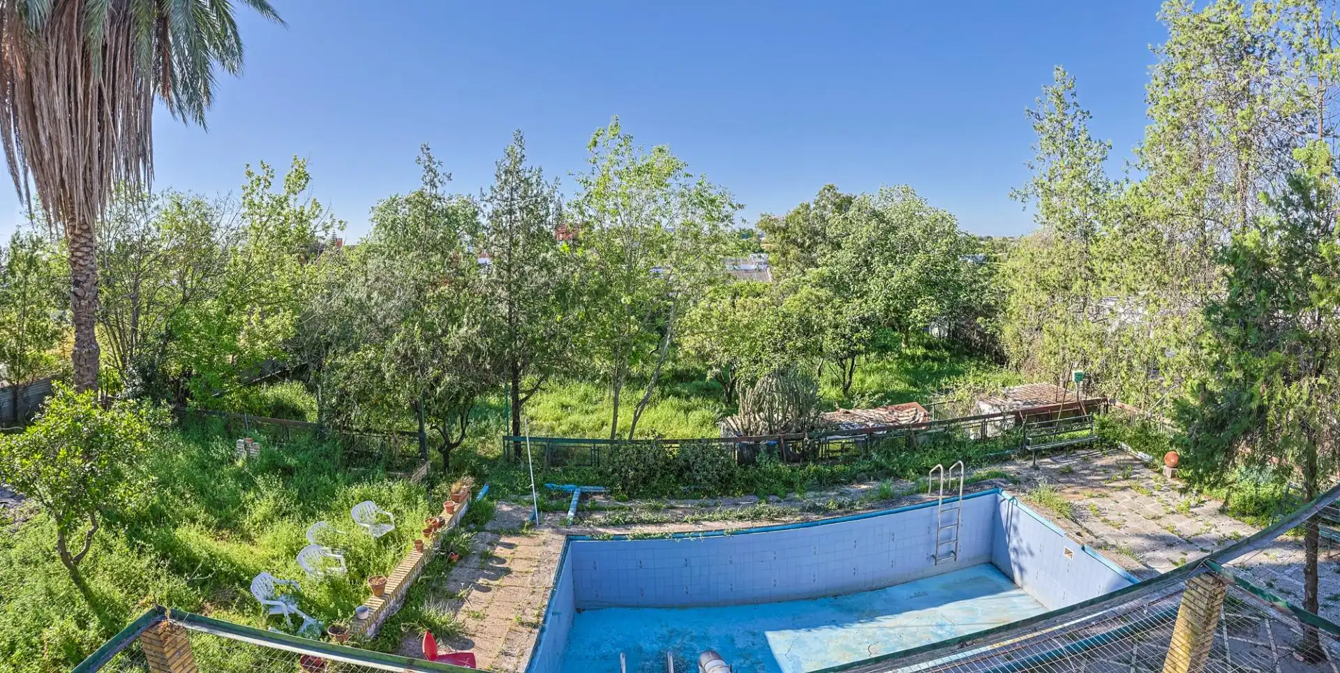 Piscina de Casa o xalet en venda en Sanlúcar la Mayor amb Aire condicionat i Piscina