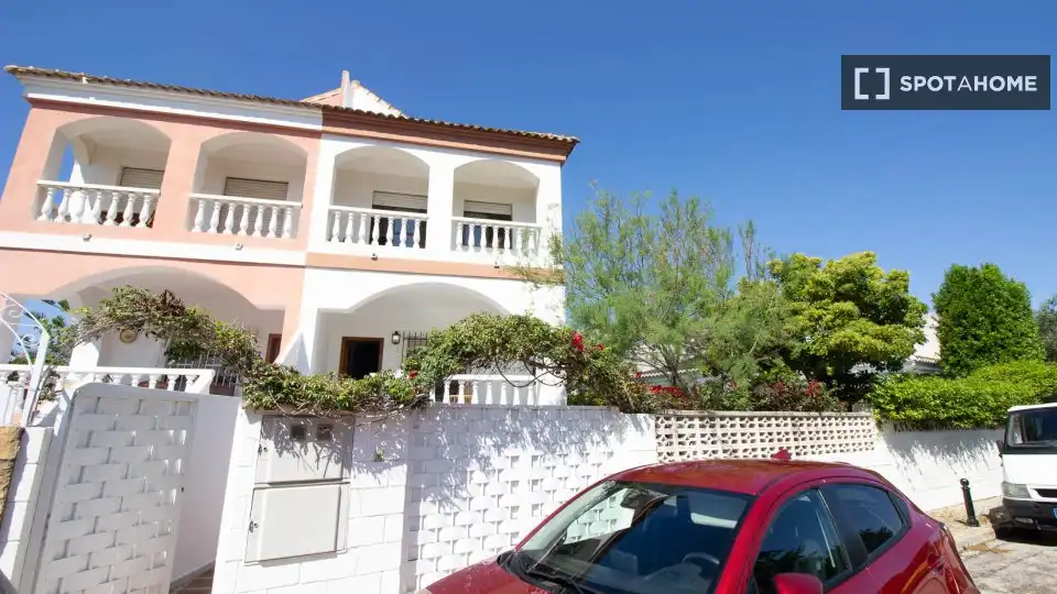Exterior view of Flat for rent in Sueca  with Air Conditioner, Heating and Furnished