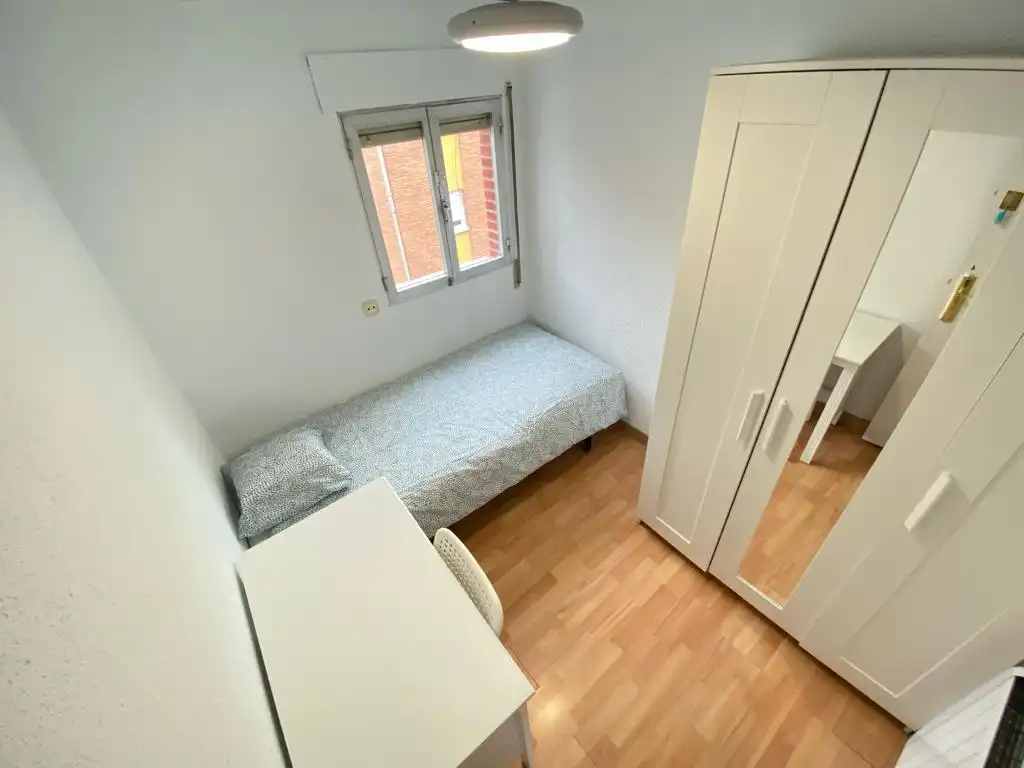 Habitación en Calle Orio, 5, Los Ángeles