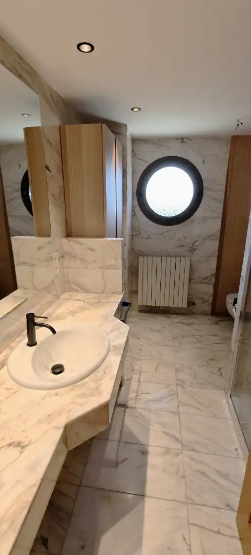 Bathroom of Attic for rent in Zaragoza  with Air Conditioner, Heating and Parquet flooring
