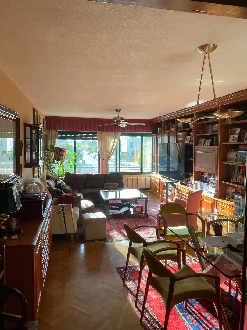 Living room of Flat for sale in Valladolid  with Heating, Parquet flooring and Storage room