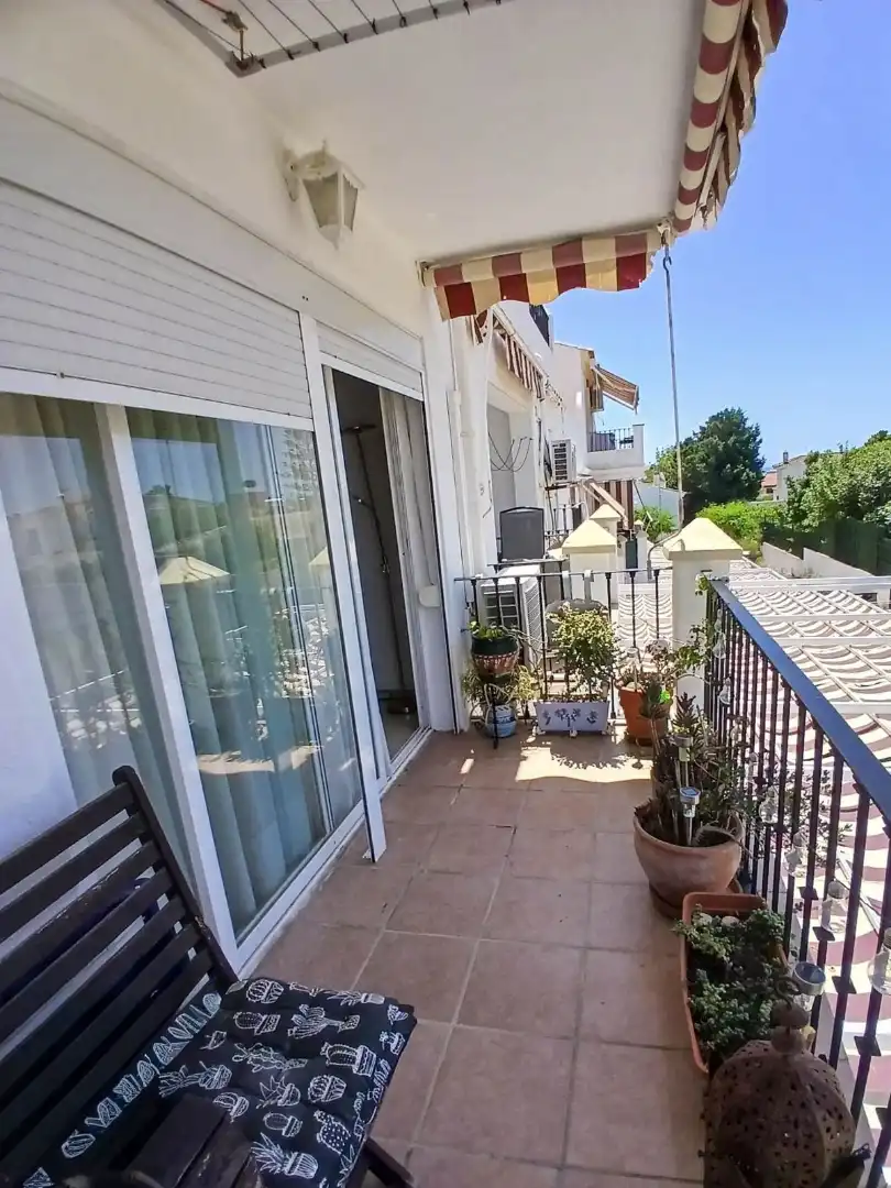 Terrasse von Maisonette zum Verkauf in Estepona mit Klimaanlage, Terrasse und Möbliert