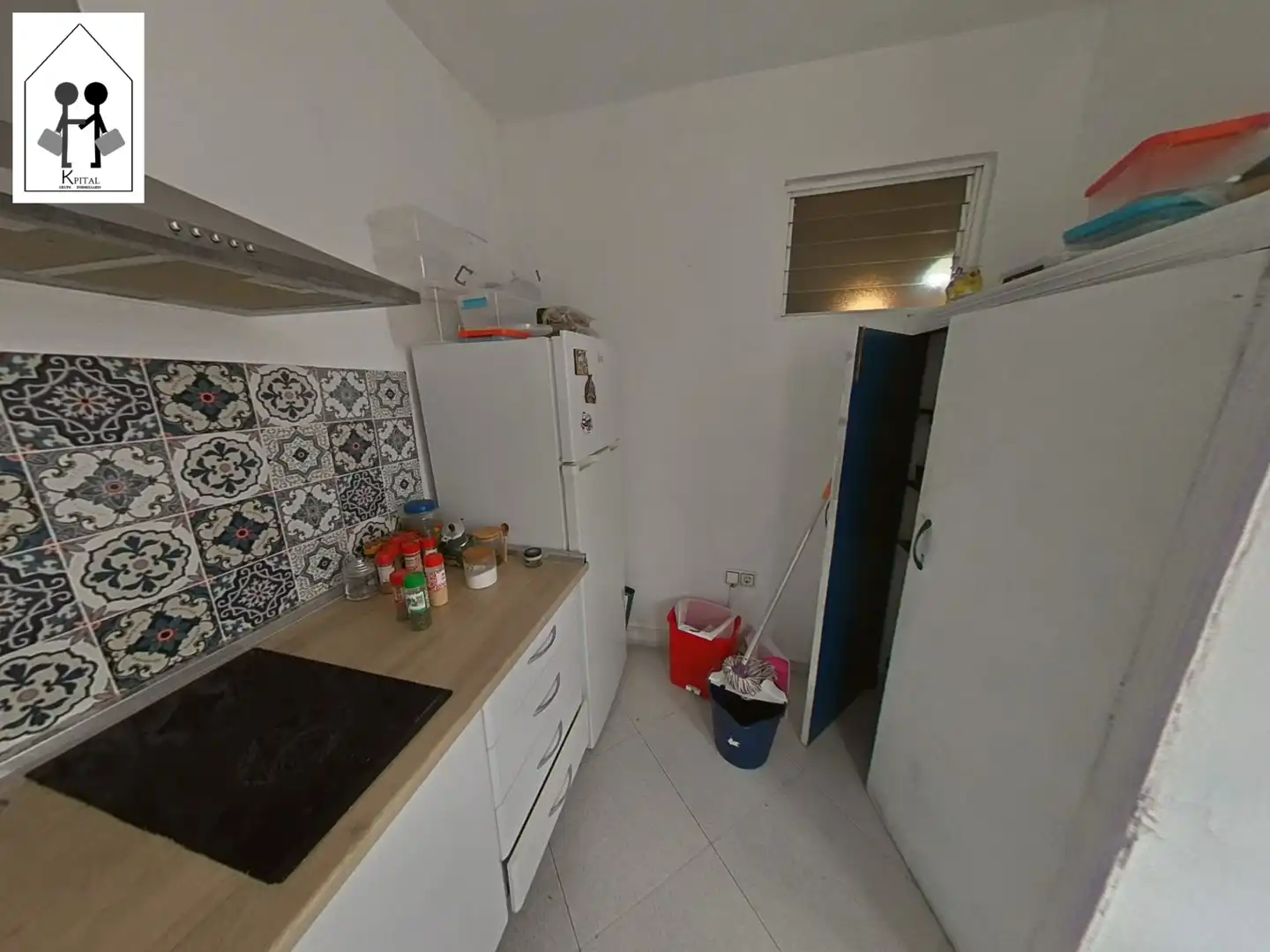 Kitchen of Flat for sale in Sevilla  with Air Conditioner, Heating and Furnished