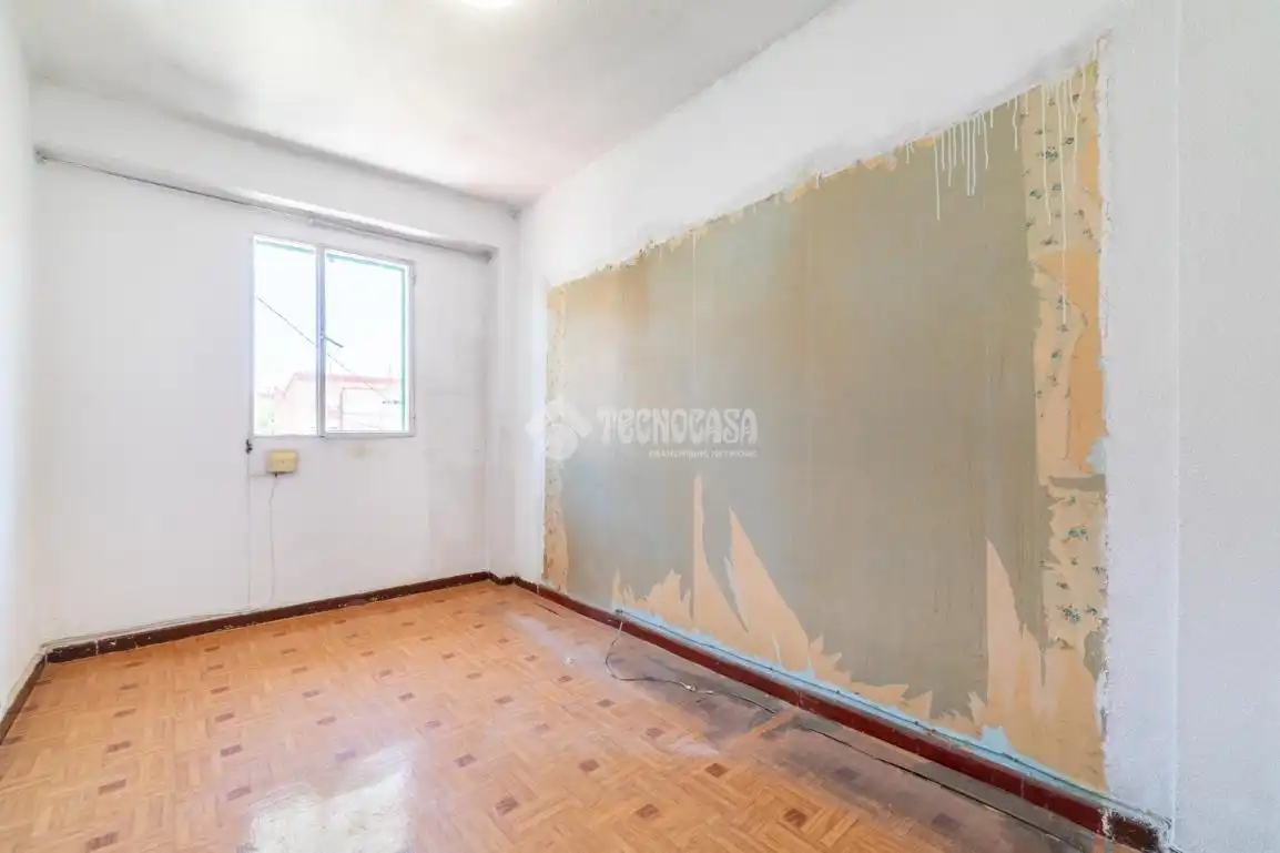 Habitación de Piso en venta en Madrid con Calefacción y Balcón
