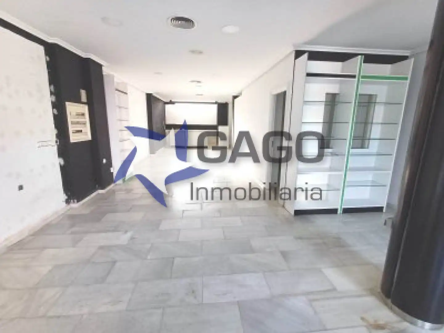 Local comercial en venda a Poniente-Sur