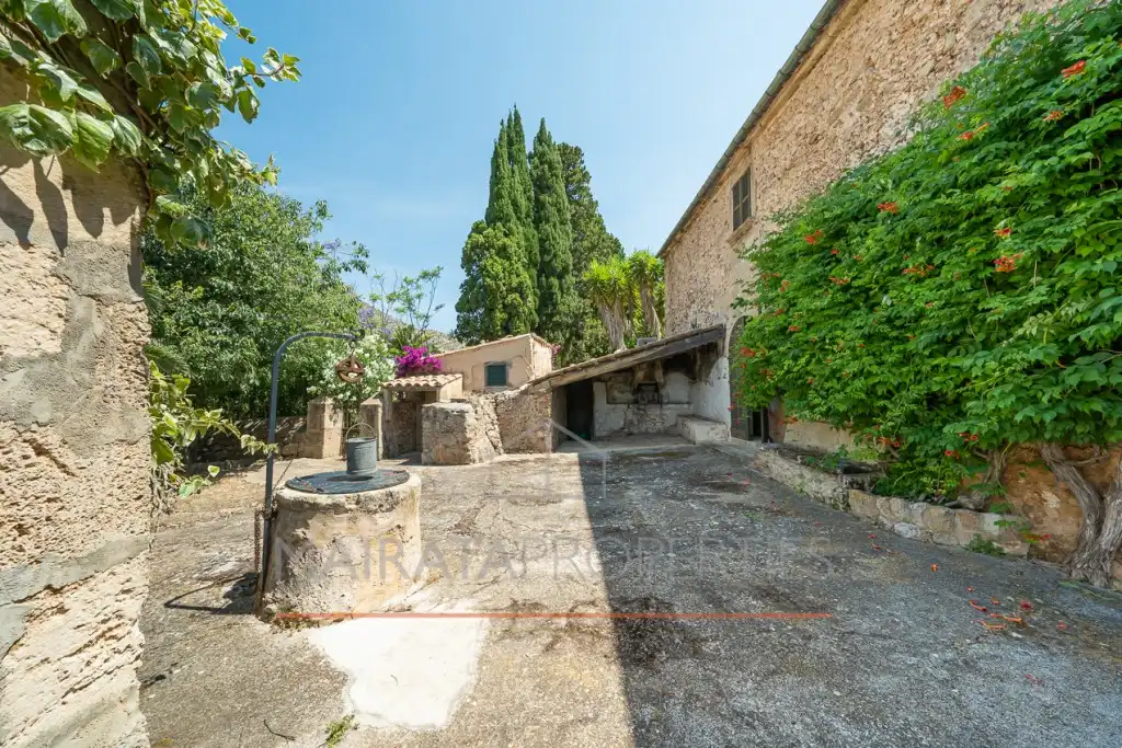 Vista exterior de Finca rústica en venda en Pollença amb Jardí privat, Terrassa i Traster