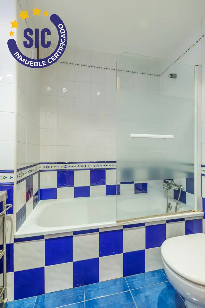 Bany de Casa o xalet en venda en L'Alcúdia de Crespins amb Aire condicionat, Terrassa i Balcó