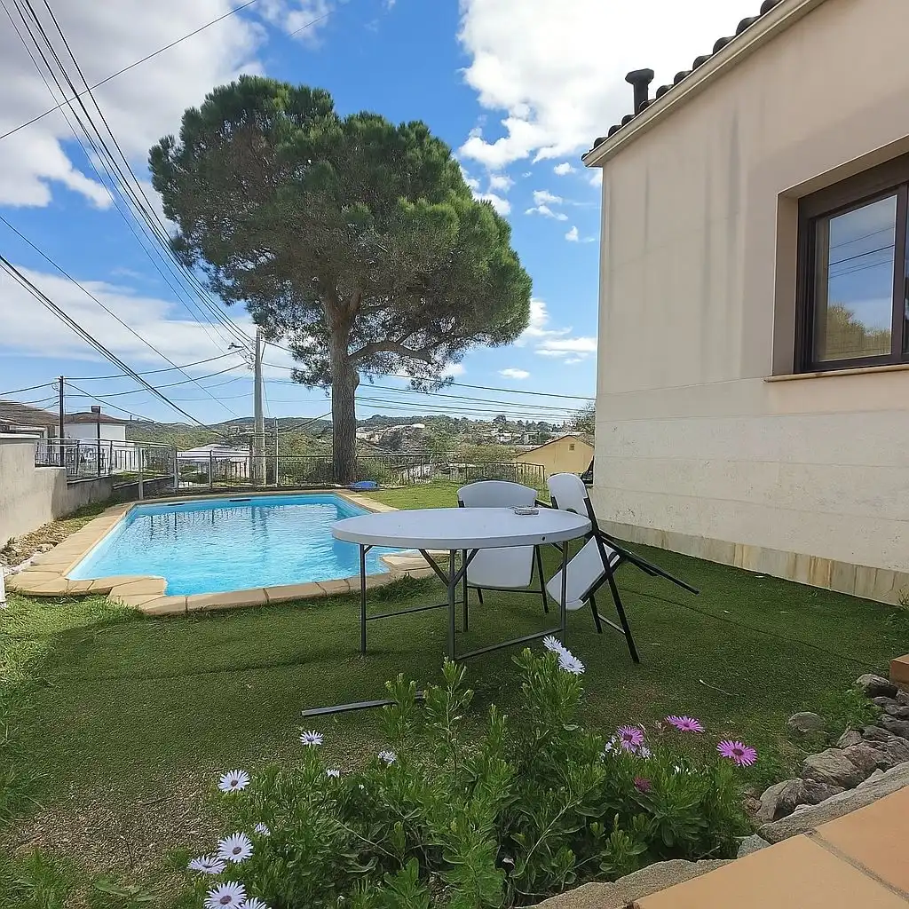 Piscina de Casa o chalet de alquiler con opción a compra en Maçanet de la Selva con Jardín privado, Terraza y Piscina